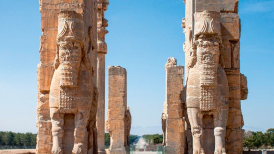 La Puerta de todas las Naciones o Puerta de Jerjes (rey aqueménida que la construyó),