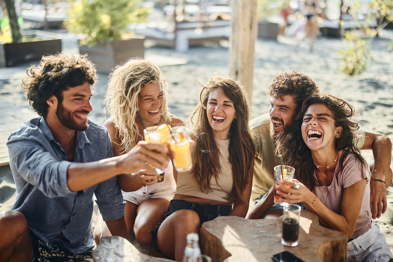 Grupo de amigos felices