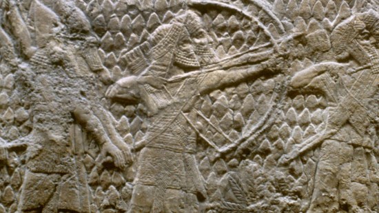 Detalle de relieve con la representación de una escena bélica