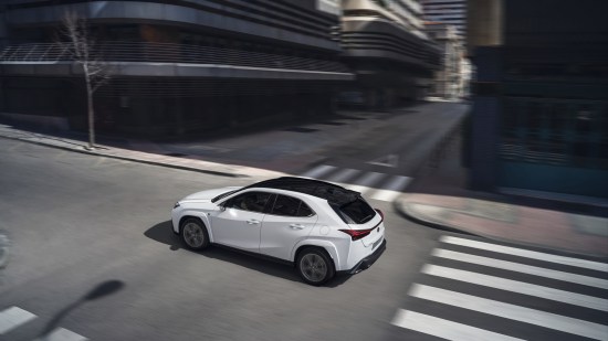 lexus_ux_250h_f_sport_403