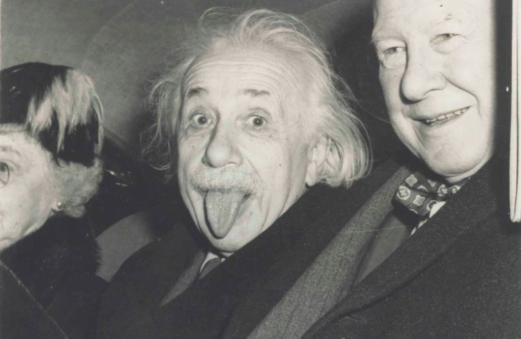 Albert Einstein lengua afuera