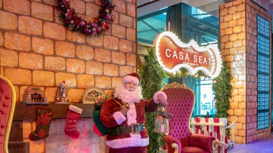 The-magic-of-Christmas-returns-to-CASA-SEAT_06_HQ