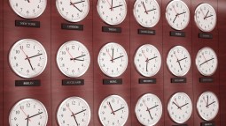 ¿Por qué si en España son las doce del mediodía en Colombia son las seis de la mañana?