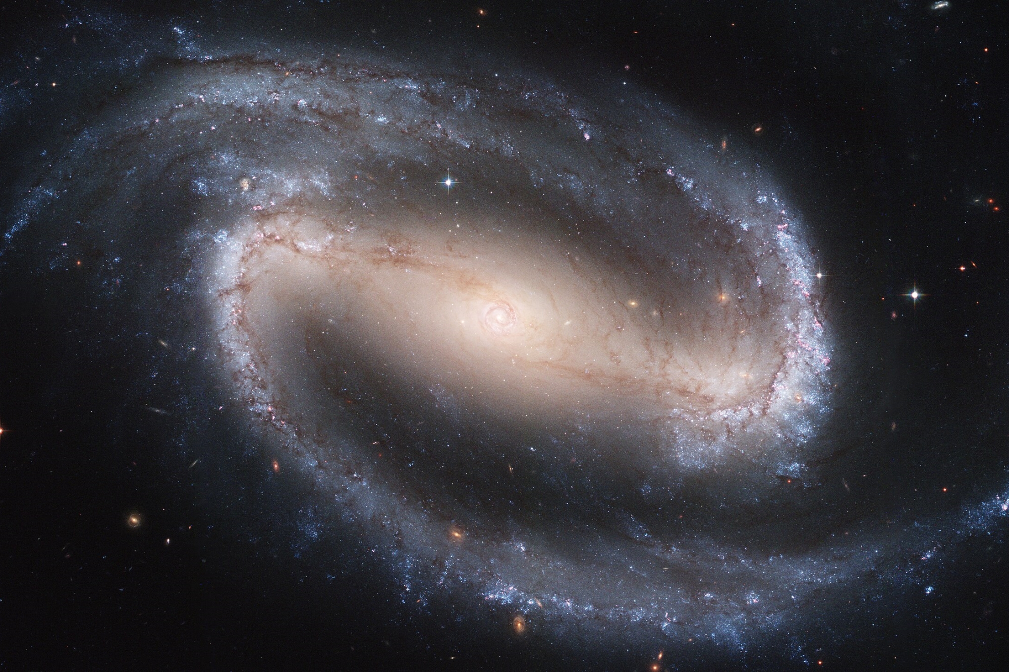 ¿Las leyes de la naturaleza son iguales en todo el universo?