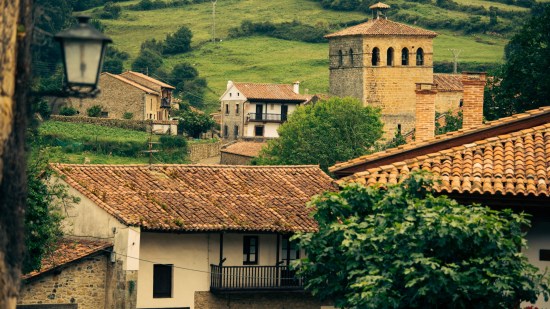 ¿Cuál es el pueblo de las tres mentiras y por qué se llama así?