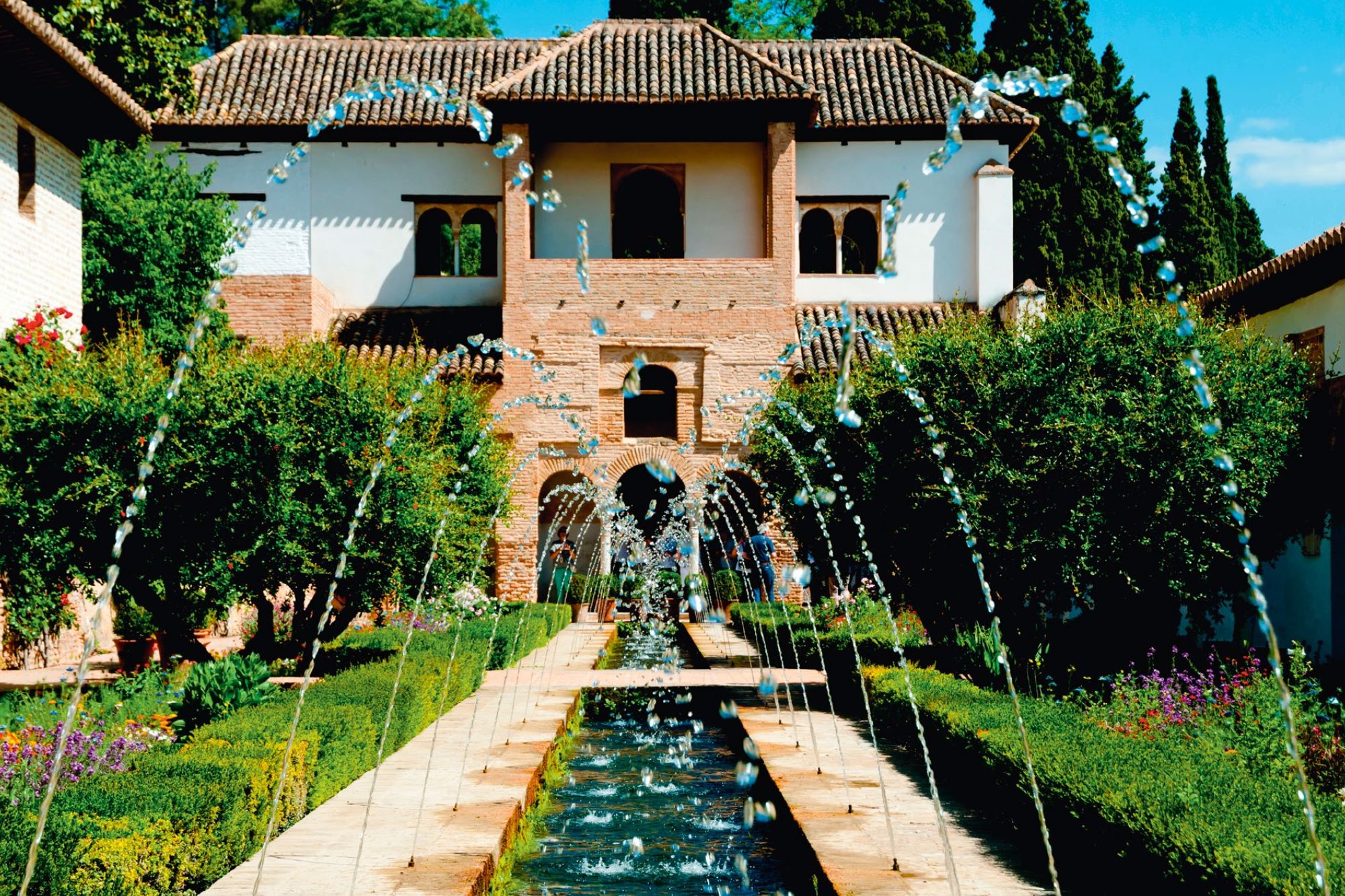 generalife-acequia-real-alhambra-granada