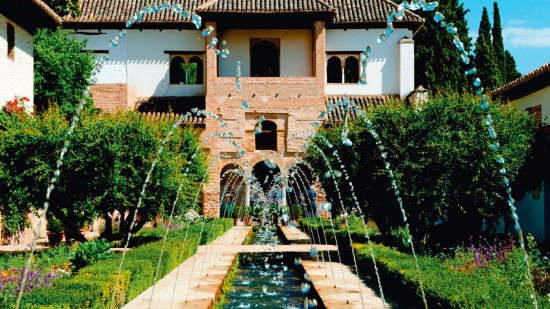 generalife-acequia-real-alhambra-granada