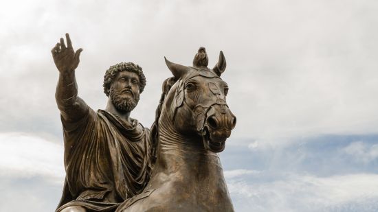 Estatua del emperador romano Marco Aurelio en Roma