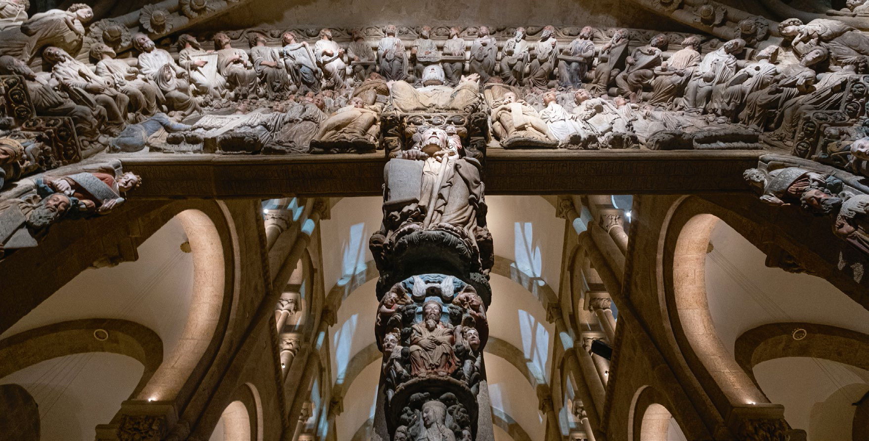 El Maestro Mateo y la culminación de la catedral románica de Santiago