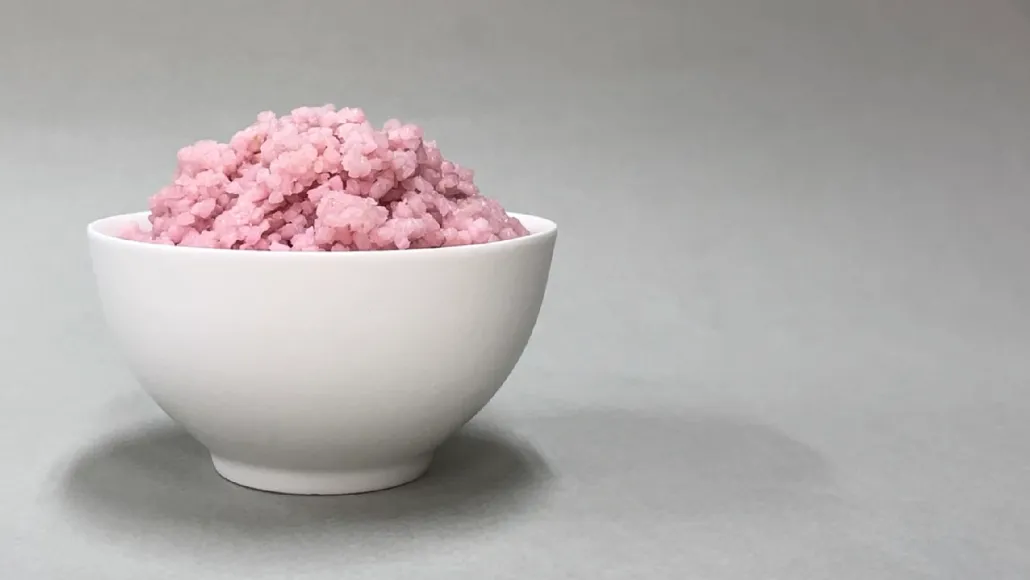Esta podría ser la comida del futuro: un arroz híbrido con carne creado en laboratorio