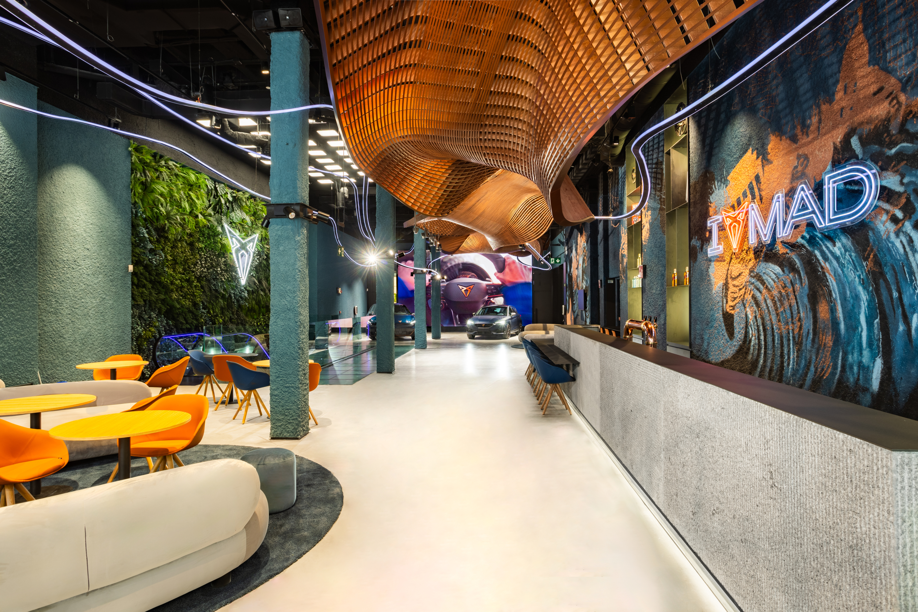 CUPRA-opens-the-worlds-largest-City-Garage-in-Madrid-for-its-sixth-anniversary_04_HQ