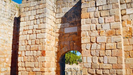 puerta-alcazaba-merida