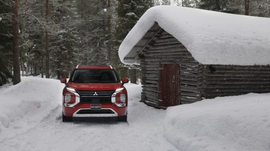 Outlander PHEV MY23_LQ_004