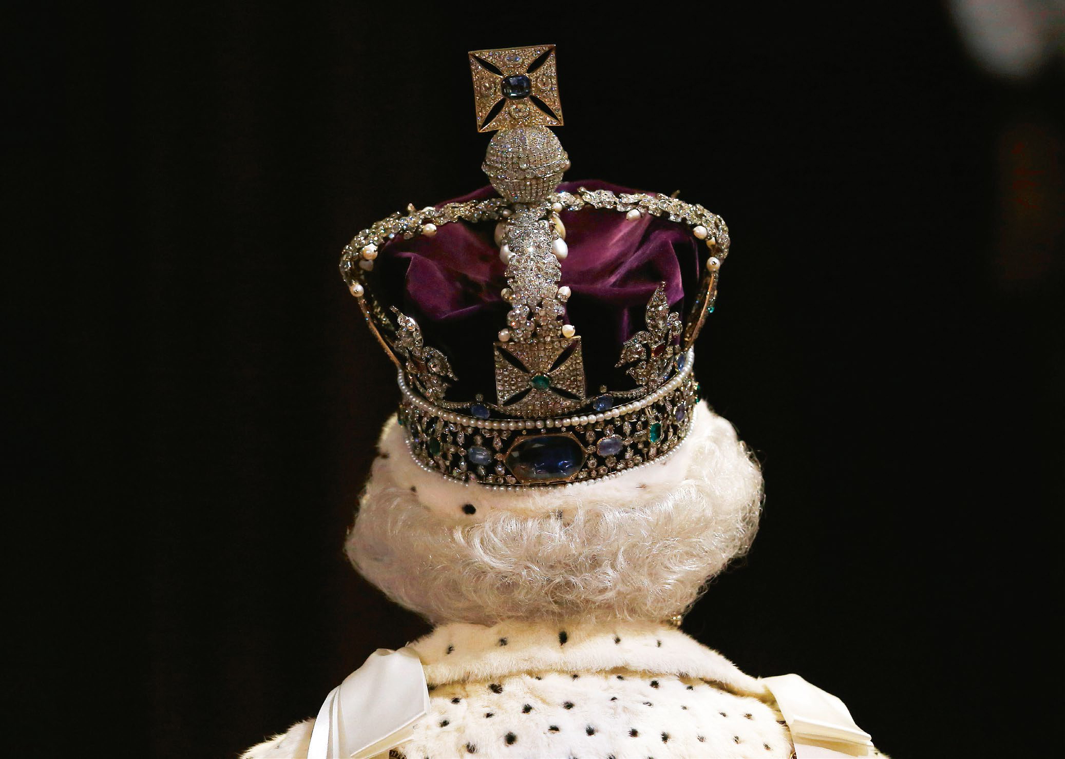 Así se gestó la televisada coronación de Isabel II