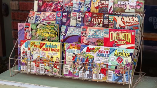 Cómics en un quiosco