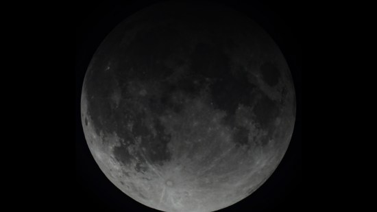 La Luna durante un eclipse lunar parcial