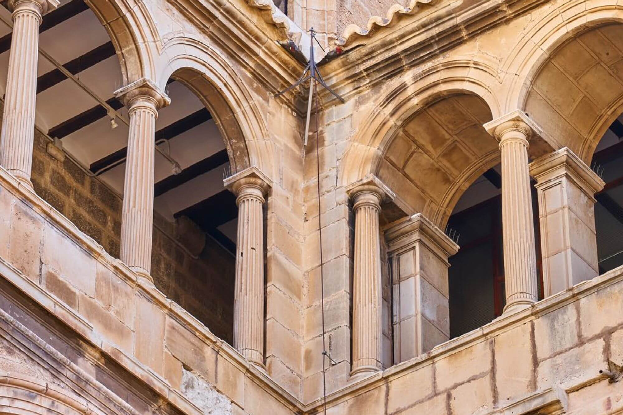 arcos-logia-catedral-jaen-piedra-vandelvira