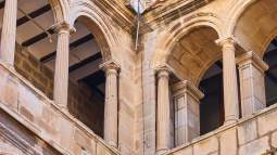 arcos-logia-catedral-jaen-piedra-vandelvira