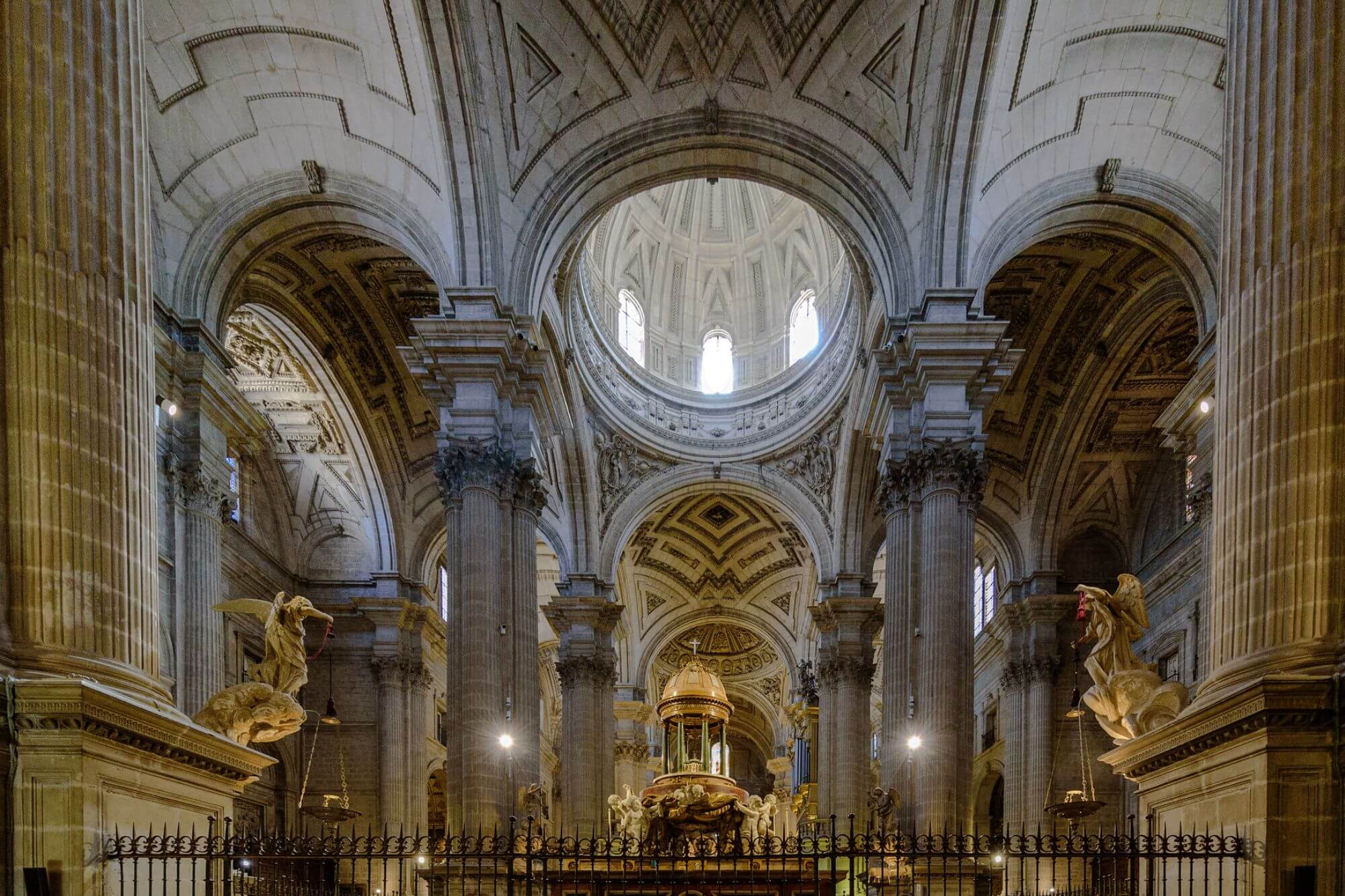 interior-catedral-jaen