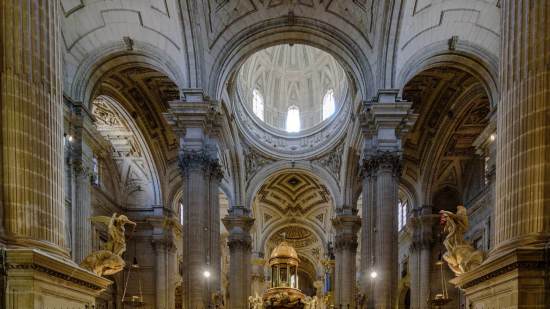 interior-catedral-jaen