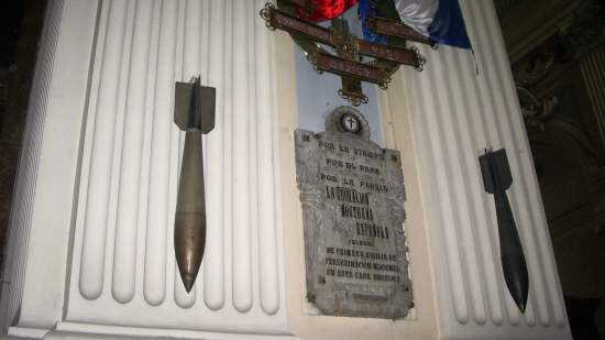 Bombas expuestas en la Basílica del Pilar