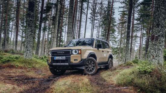 2024-landcruiser-mte-4x4-015