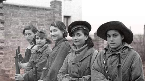 Mujeres guerrilleras en el maquis