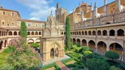 patio-claustro-guadalupe-caceres