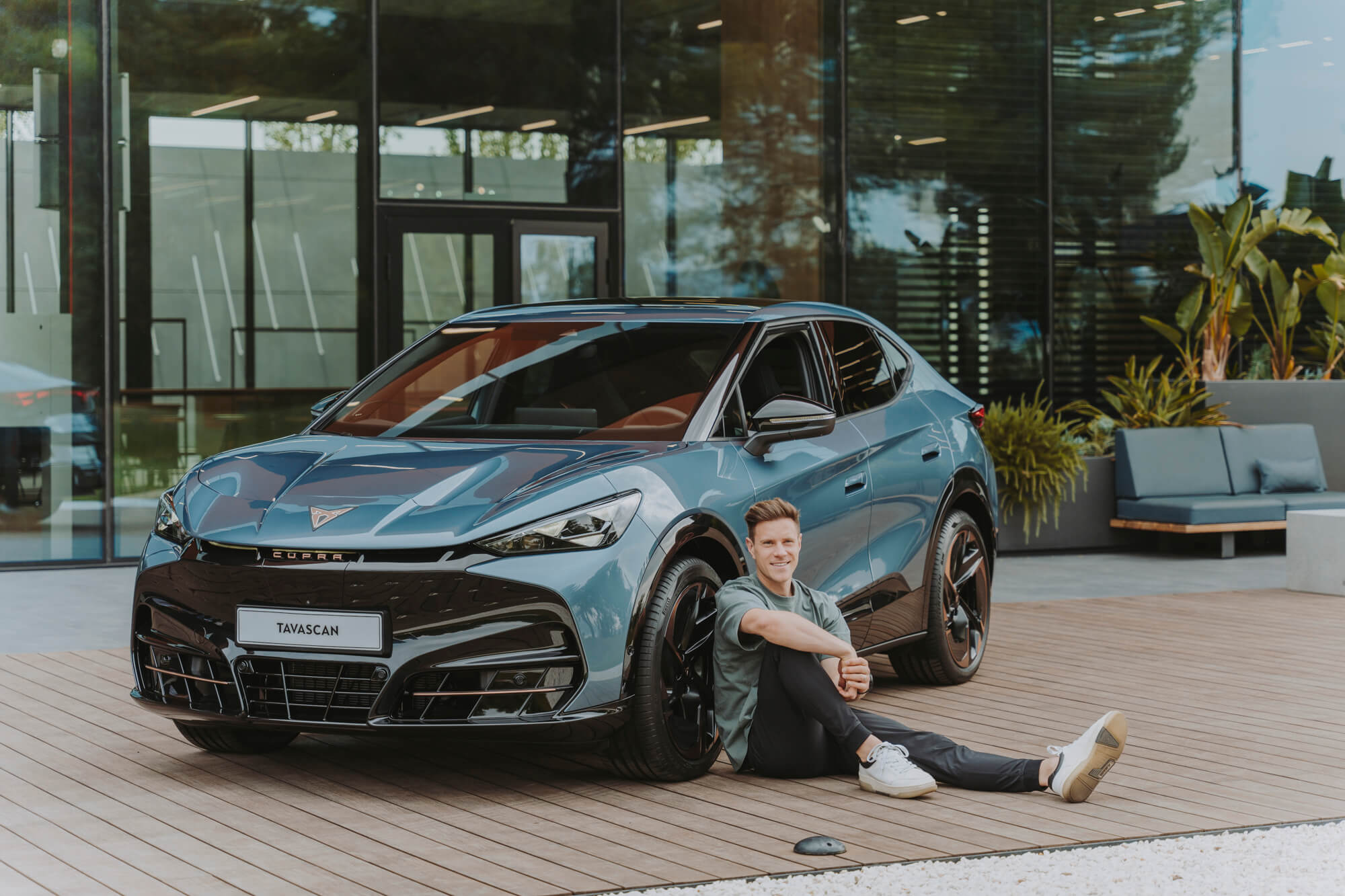 CUPRA-and-FC-Barcelonas-captain-Marc-ter-Stegen-extend-their-partnership_HQ_01