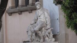 Escultura de Félix de Azara