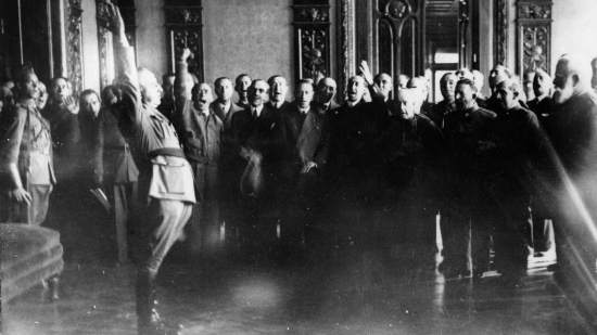 Franco durante su investidura