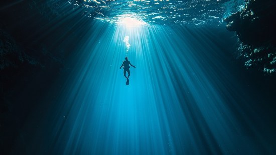 Hallan una cueva submarina tan profunda que no saben dónde está el fondo