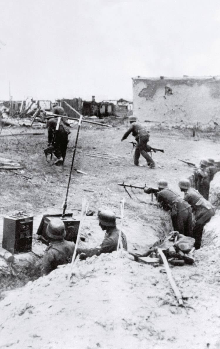 Soldados de infantería en las trincheras de Stalingrado