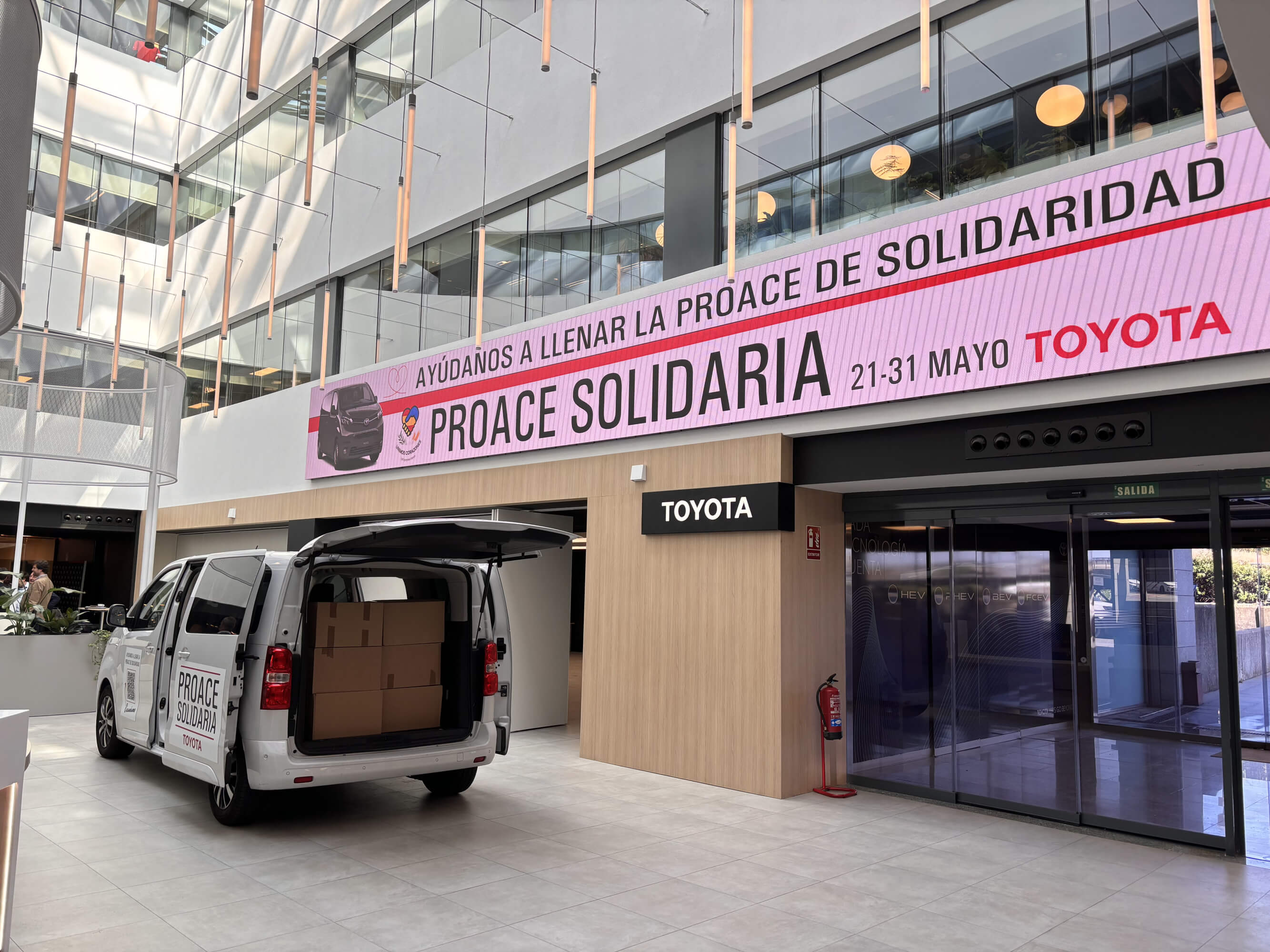 proacesolidaria-entregadealimentosasociacionunimoscorazones3