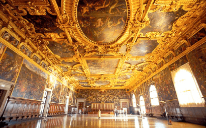 La Sala donde el Consejo de la República de Venecia se reunía para aprobar leyes está decorada en parte por Tintoretto.