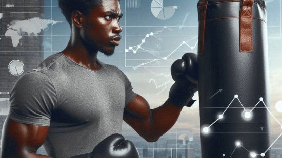 Hombre golpeando saco de boxeo