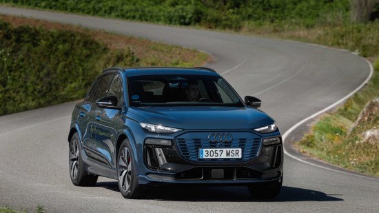 Audi_SQ6_Q6_e-tron_quattro_16