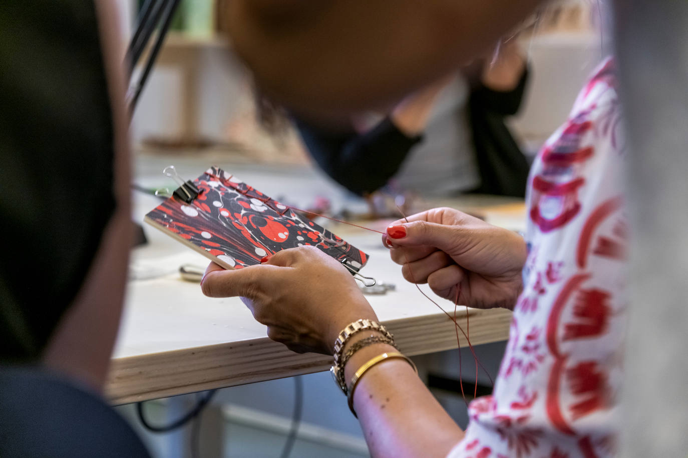 mfo_mazda-bookbinding-live-demo_ginevra-formentinimichelangelo-foundation_4_highres