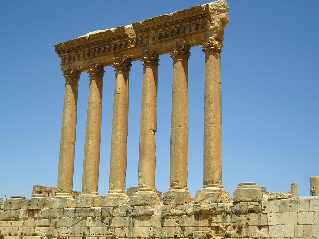 Columnas en el Templo dedicado a Júpiter (Baalbek)