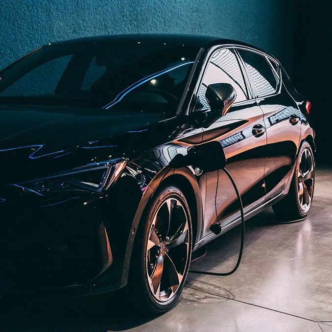 Arte, debates y hasta un Halloween único: octubre en CUPRA City Garage Madrid