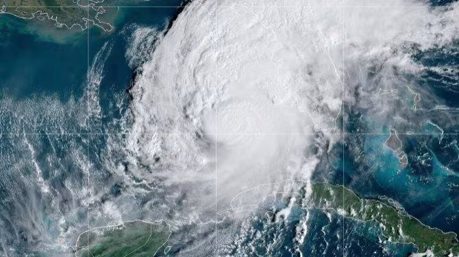 ¿Sabías que el calentamiento global duplica la probabilidad de huracanes como Helene y Milton?