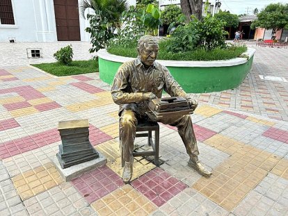 Estatua de Gabriel García Márquez en Aracataca