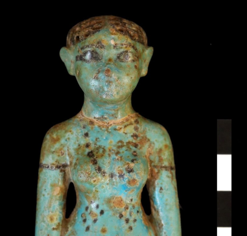 Estatuilla de fertilidad hallada en la tumba del Reino Medio de Asasif