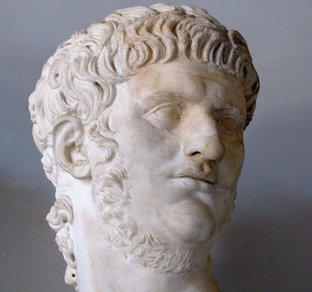 Cabeza de márnol del emperador Nerón