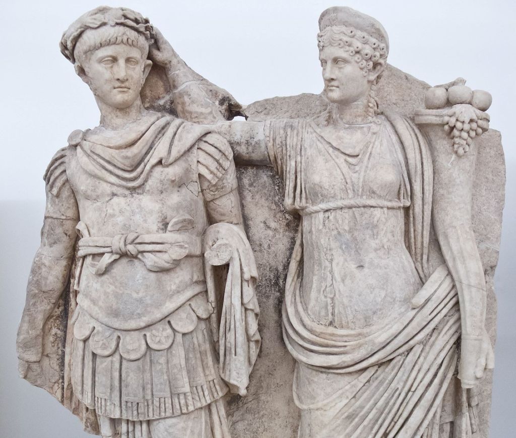 Agripina colocando los laureles a su hijo Nerón