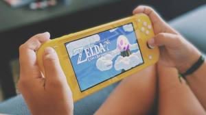 Nintendo pasa al ataque ante la ofensiva de Sony reduciendo agresivamente el precio de su consola Switch Lite