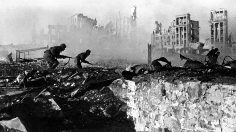 La ciudad arrasada durante la batalla.