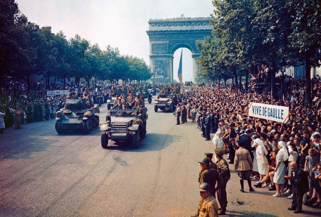 Entrada de La Nueve en París tras su liberación