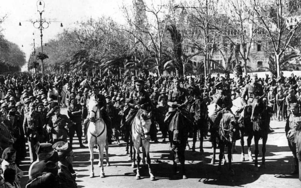 Queipo de LLano y sus tropas regulares en Málaga