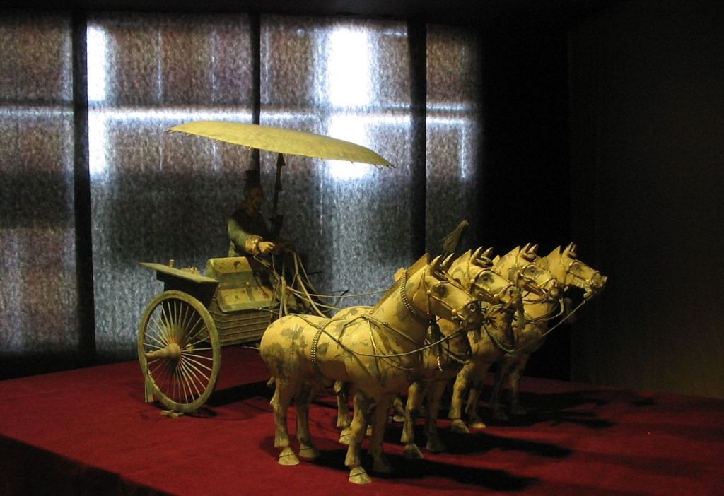 Carro de dos ruedas tirado por cuatro caballos de la tumba de Qin Shi Huang